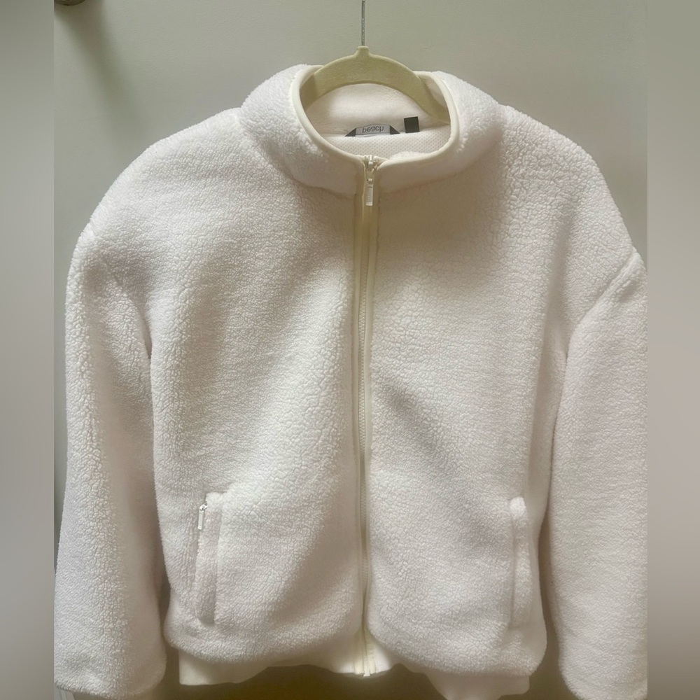 Peach Brand Cream Teddy Workout Jacket